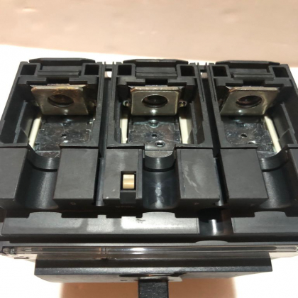 SCHNEIDER ELECTRIC LV430840